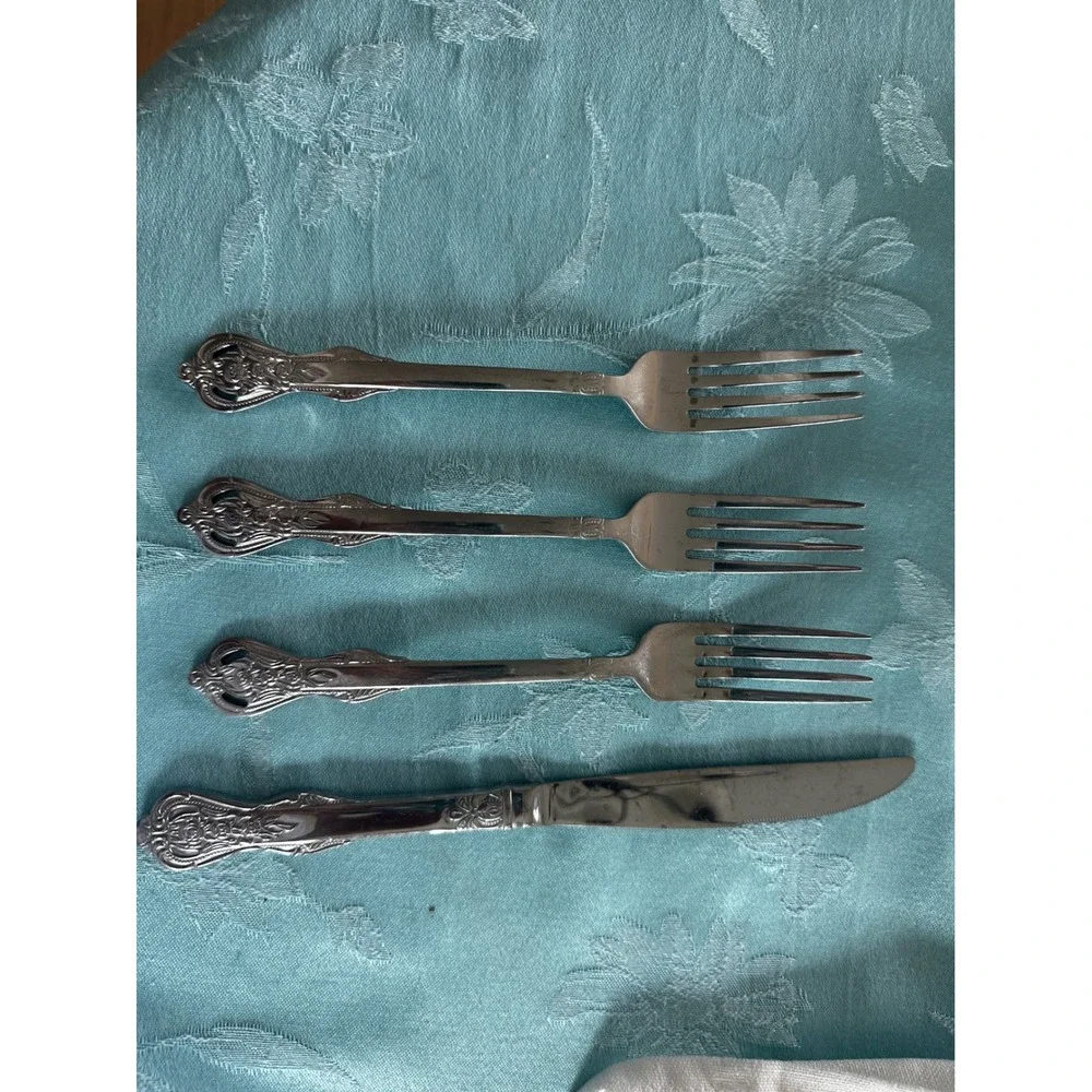 Heritage Mint Ltd 18/10 Stainless Flatware 4pc Lot 3 Forks 1 Knife Rose Scroll